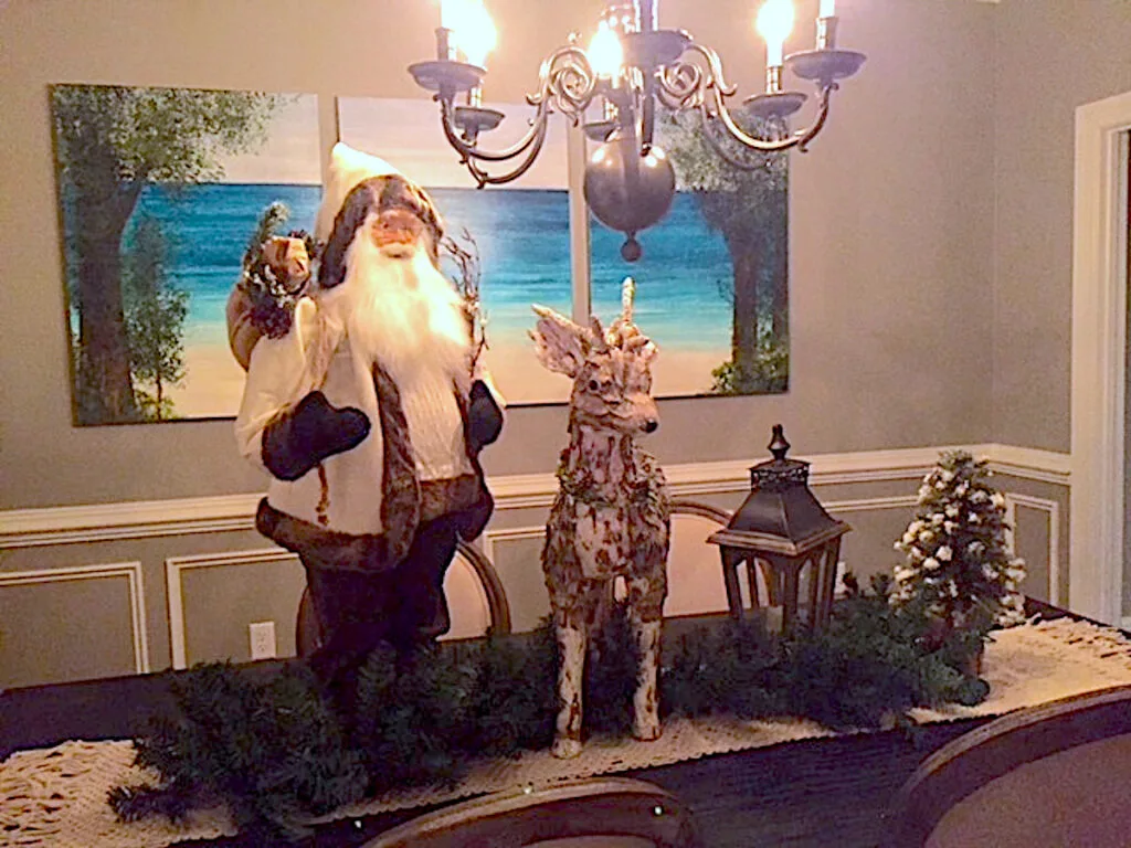 Christmas at the beach, with a Lorimer triptych in Harrisburg, Pennsylvania.